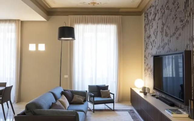 MyHomeInComo - Ivory Suite