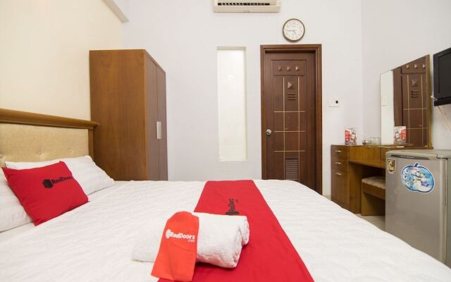 Reddoorz Near Saigon Zoo 3