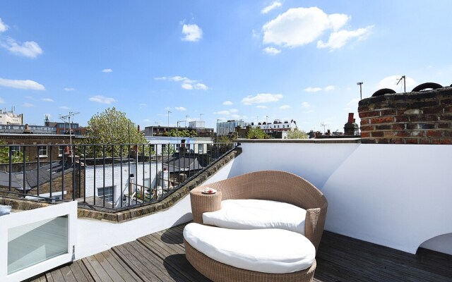 Stylish 2BR Home in Notting Hill