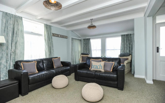 Puriri Downtown Villa - Napier Holiday Home