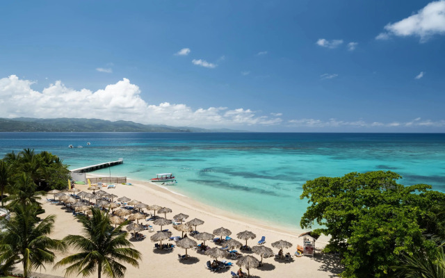 Grand Decameron Cornwall Beach, A Trademark All-Inclusive Resort