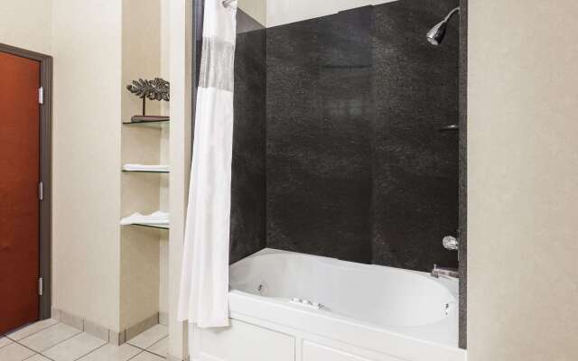 Baymont by Wyndham Henderson