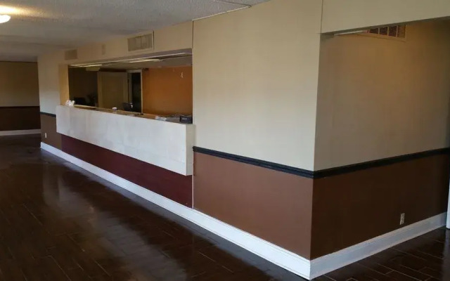 Rodeway Inn & Suites