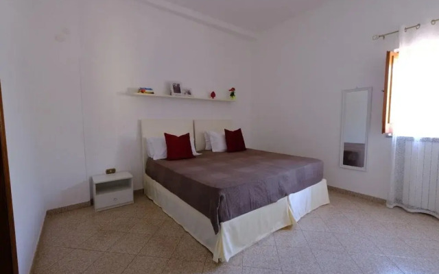 Tenuta con due Abitazioni Indipendenti e Piscina