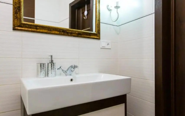 SoVA apartment str Gnatyuka 18