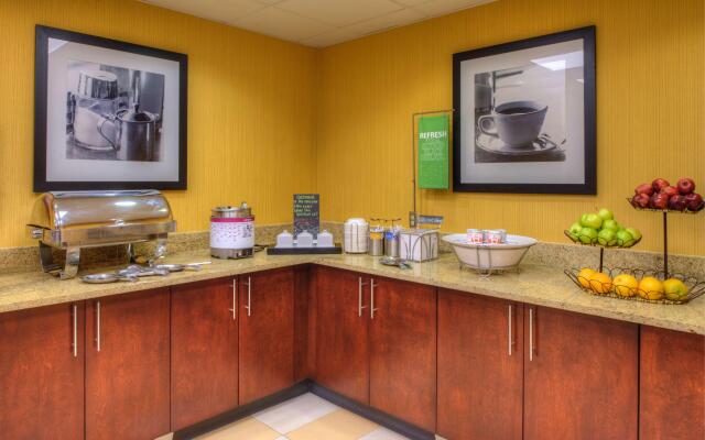 Hampton Inn & Suites Ontario