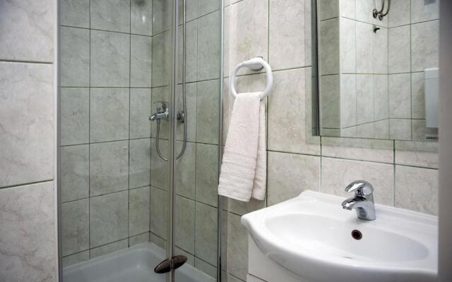 Apts&rooms Robi-50m from beach