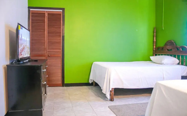 Aqua Verde- Burbon Beach Club