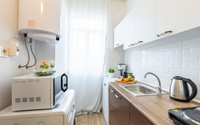 Colorful Flat With Excellent Location Near Trendy Attractions in Kadikoy