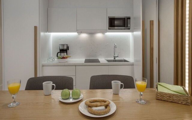 Nikis Suites Syntagma-Plaka 3 by GHH