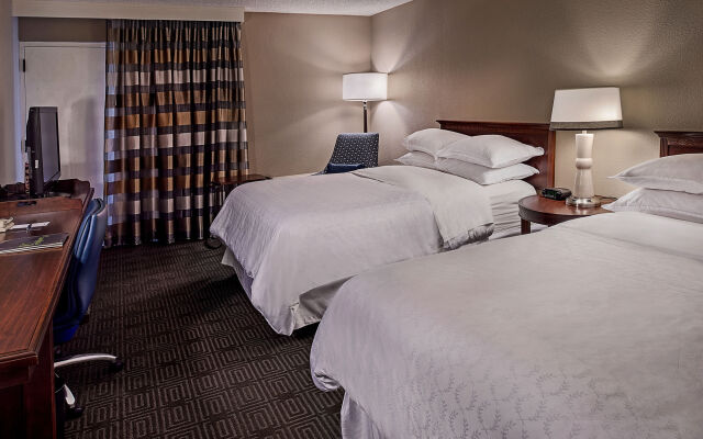 Sheraton Westport Chalet Hotel St. Louis