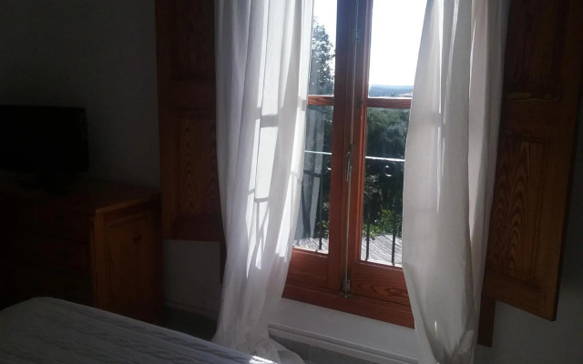 Ses Alzines Apartamento integrado en Casa Rural Habitada