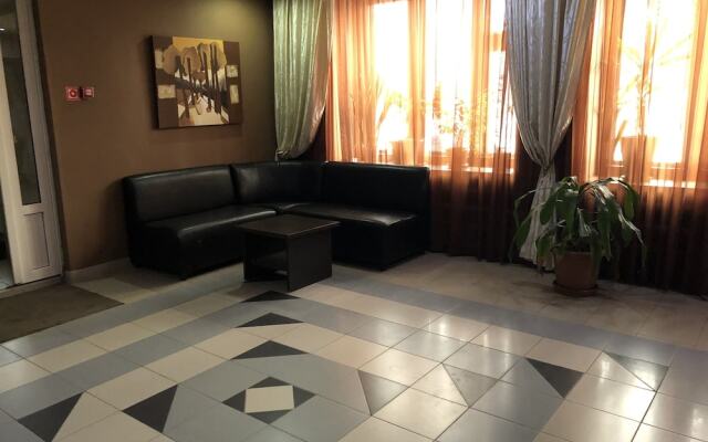 Domino - Hostel
