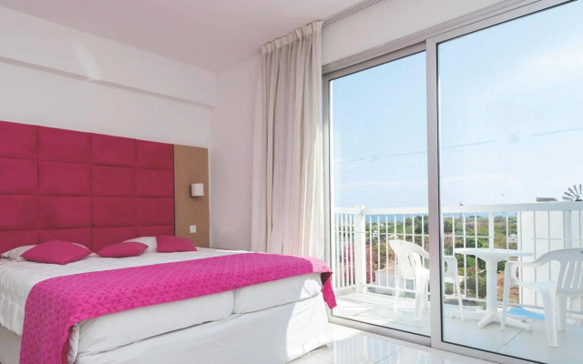 Marlita Beach Hotel Apartments
