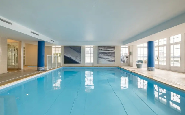 Flat on the Beach With Pool in Le Crotoy