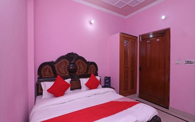 OYO 26906 Hotel Tarang