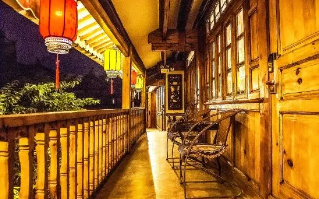Aojia Courtyard (Lijiang Old Town North Gate Dashuiche)