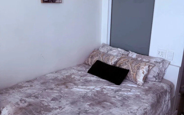 Chick and Luxurious Studio