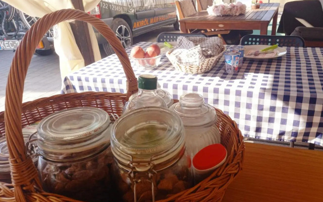 IDILL APARTMANHáZ B&B