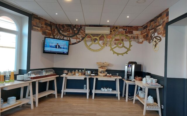 Brit Hotel Roanne - Le Grand Hotel