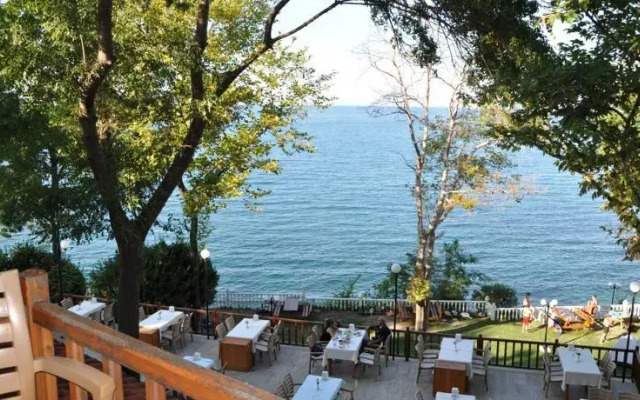 Tezel Pansiyon & Camping