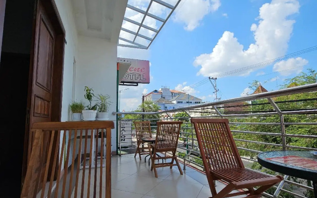 Rene Hotel