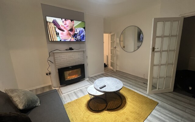a two Bedroom Cosy Hideaway Based in Greenwich