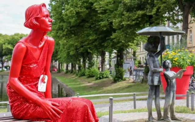 Cathedral Whispers Modern Retreat