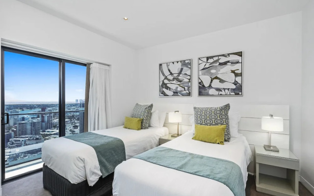Soul on the Esplanade - HR Surfers Paradise