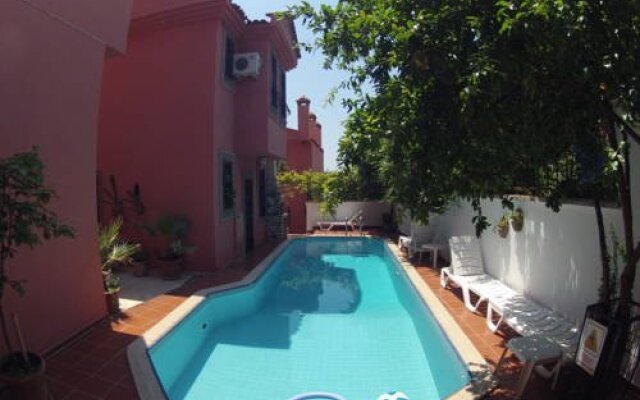 Cundahan Guest House