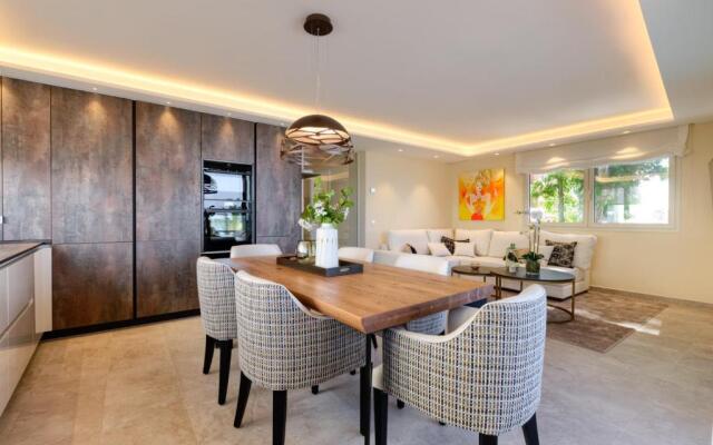 Luxury 3 Bedroom Beach Front Apartment in Marbella
