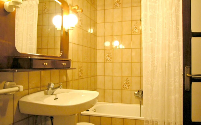 House With 6 Bedrooms in Valcarlos, With Wonderful Mountain View