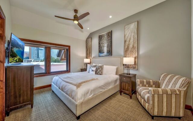 Luxury Three Bedroom  Steps From Heavenly Village Condo by RedAwning