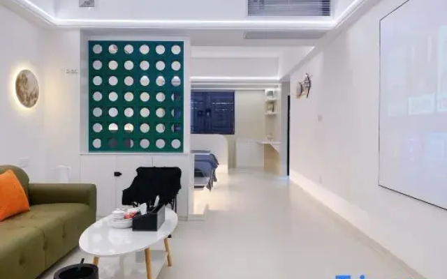 Yifan Apartment