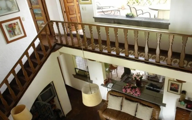 Casa Bugambilia
