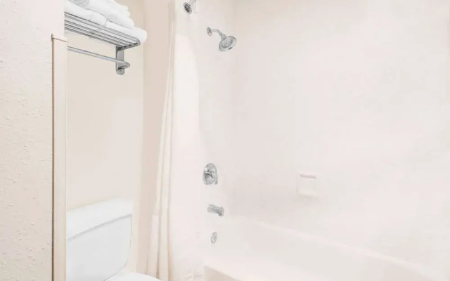 Holiday Inn Express Litchfield