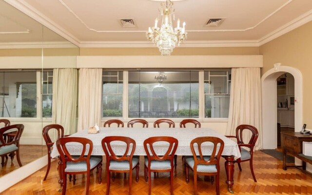 Classic 5 Beds Mt Dandenong Resort