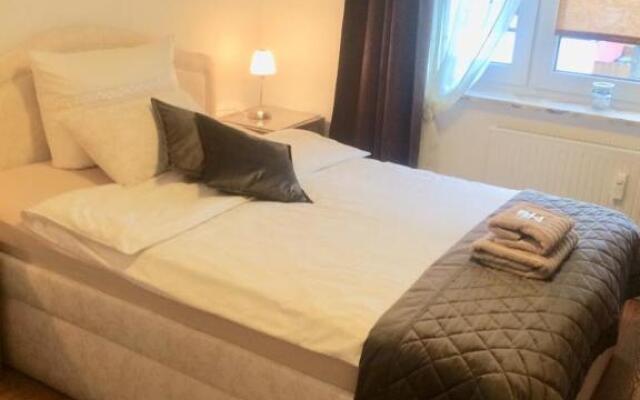 Ingrids Ferienwohnung mit Balkon in Thiede nähe See