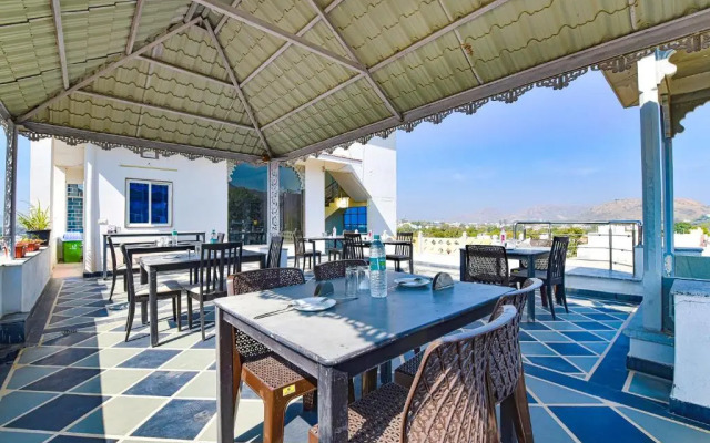 FabExpress Achrol Palace