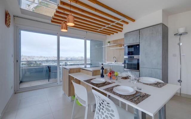 Stunning Apartment in a Central Location With Views