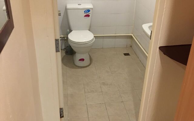 Taphouse Guest House