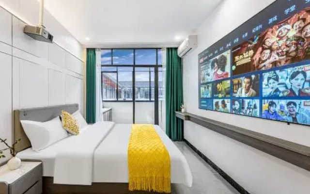 Liman Famous Apartment (Guangzhou Tianhecheng Huangcun Subway Station)