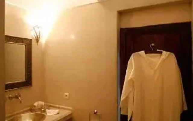 Riad Assakina