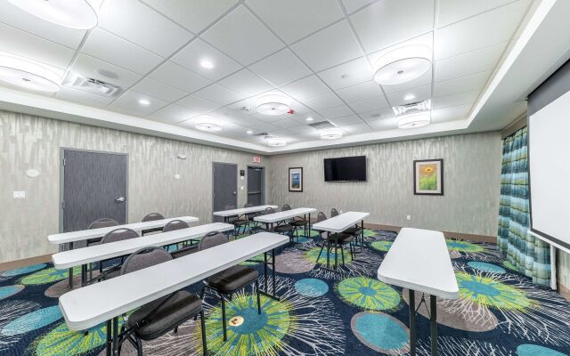 Hampton Inn & Suites Pryor