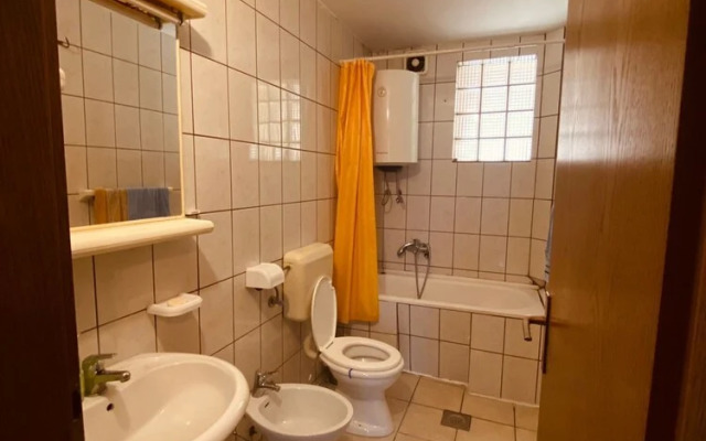 Den Hostel
