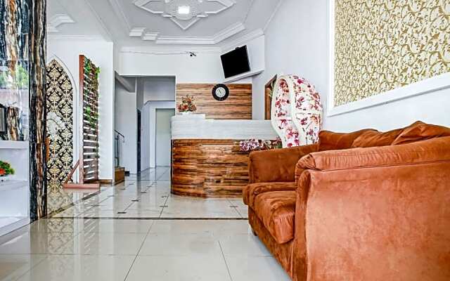 OYO 90221 Makarim Guest House Syariah