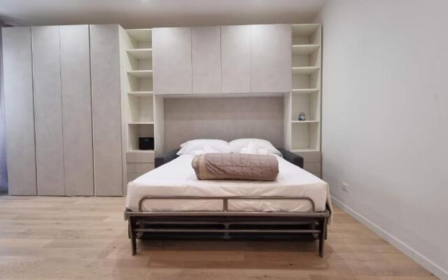 Via Battisti 13 (Adults Only)