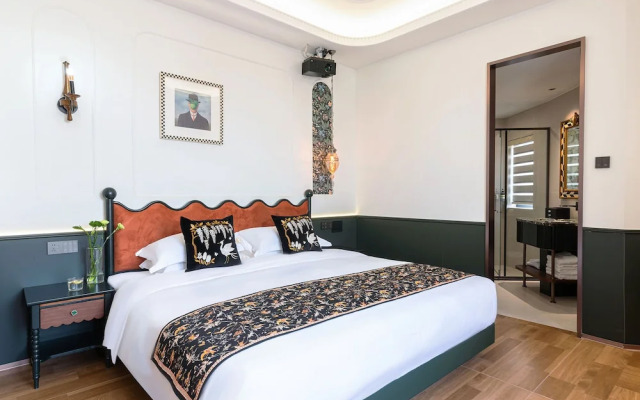 Vishan Garden Trendy Hostel
