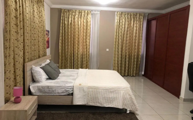 Exquisite 2 Bedroom Apartment for Family with Pool