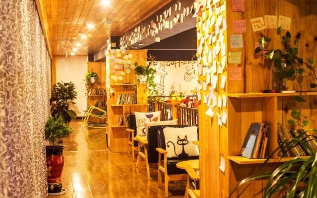 Luoyang Anximen Young Hostel